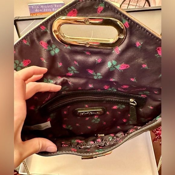 Betsey Johnson Envelope Style Chain Link Convertible Cross/Clutch/Shoulder Bag - Picture 3 of 6